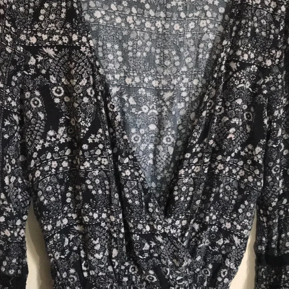 American Eagle Outfitters length sleeves